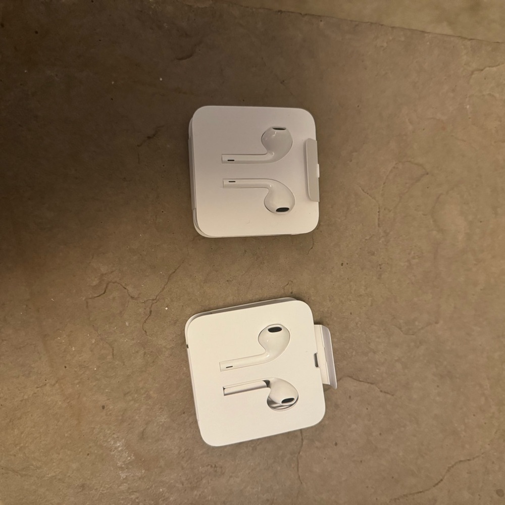 AirPods